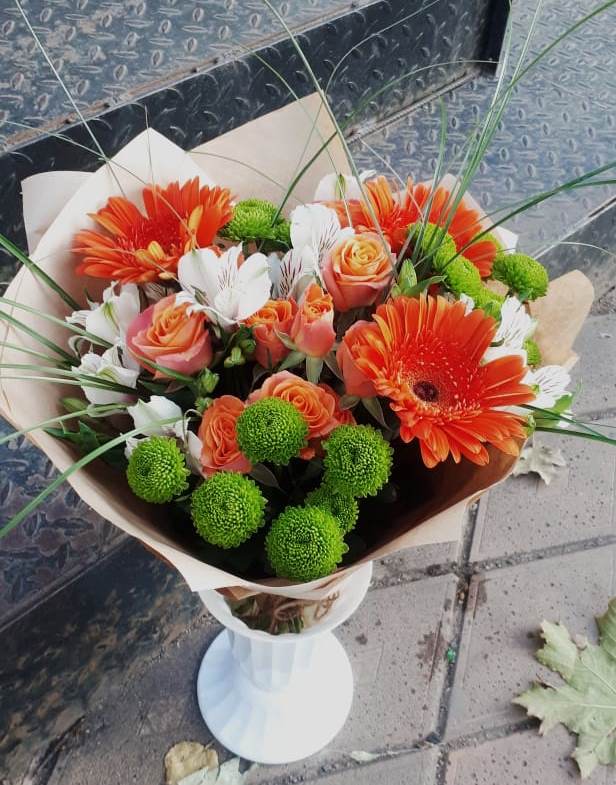 Букет цветов из: Герберы, Хризантемы, Альстромерии и Розы в Гае