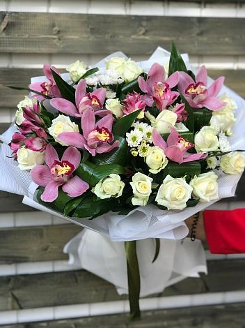 Букет цветов из: Розы и Хризантемы в Гае