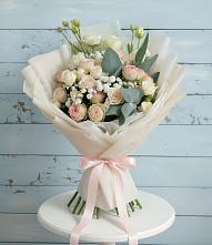 Букет цветов из:  Розы и Лизиантусы в Гае