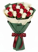 Букет Микс из красных и белых роз в Гае