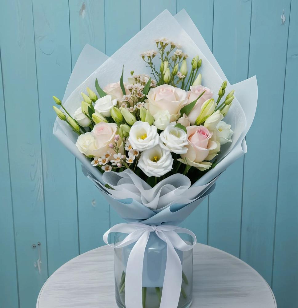 Букет цветов из: Розы и Лизиантусы в Гае