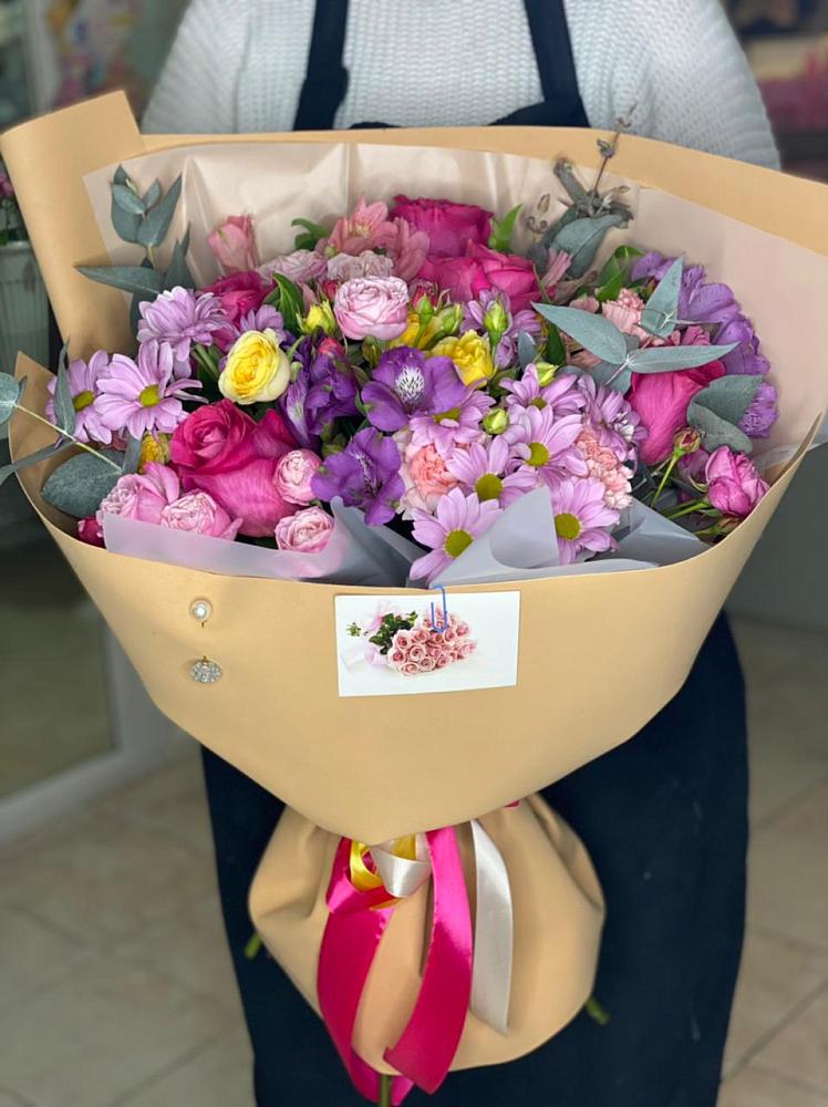 Букет цветов из: Хризантемы, Гвоздики и Альстромерии в Гае