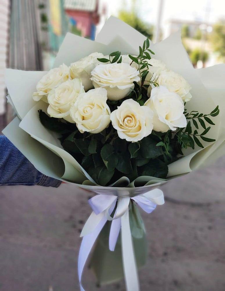 Букет Белые розы Проуд в Гае