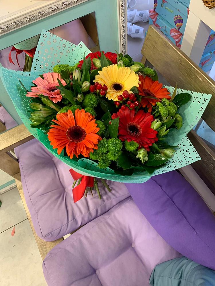 Букет цветов из: Герберы, Хризантемы и Альстромерии в Гае