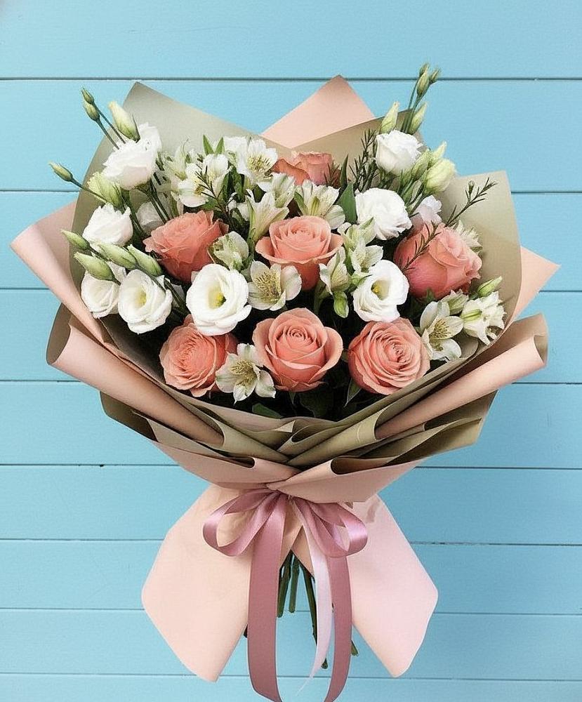 Букет цветов из: Розы, Альстромерии и Лизиантусы в Гае