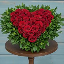 Цветочная композиция из Розы в виде сердца в Гае