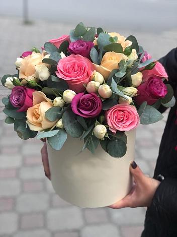 Цветочная композиция из Розы в шляпной коробке в Гае