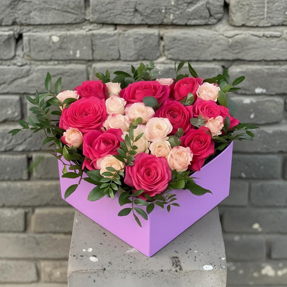 Цветочная композиция из Розы в коробке в Гае