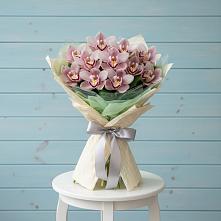 Букет цветов из:  Орхидеи и Розы в Гае