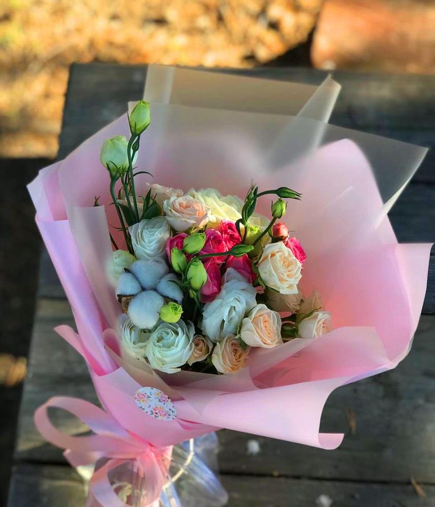 Букет цветов из: Розы и Лизиантусы в Гае