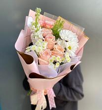 Букет цветов из:  Хризантемы и Розы в Гае