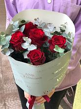 Букет цветов из:  Розы в Гае