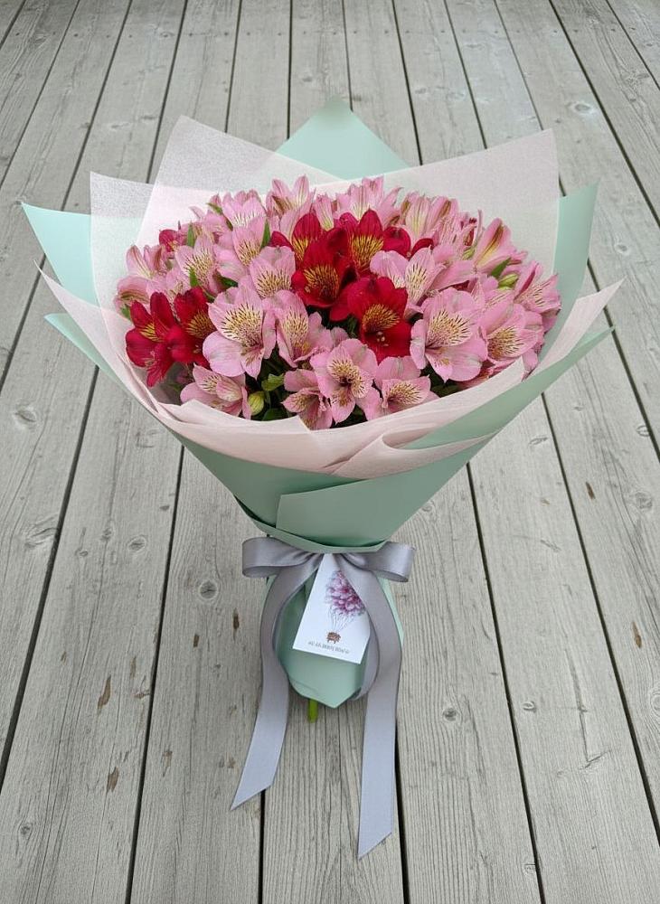 Букет цветов из: Альстромерии в Гае