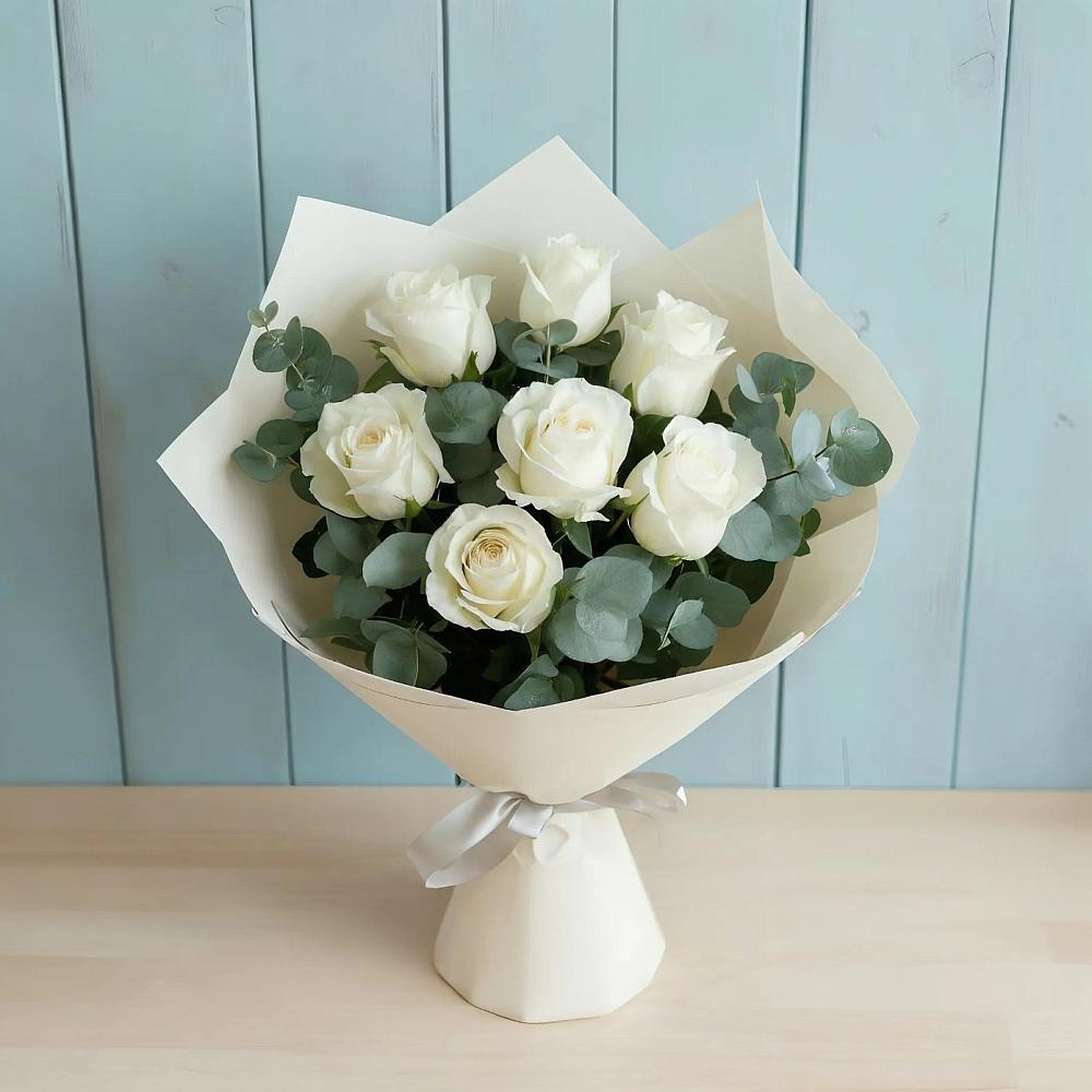Букет Белые розы в Эвкалипте в Гае