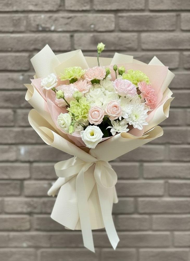 Букет цветов из: Гвоздики, Розы, Лизиантусы и Хризантемы в Гае