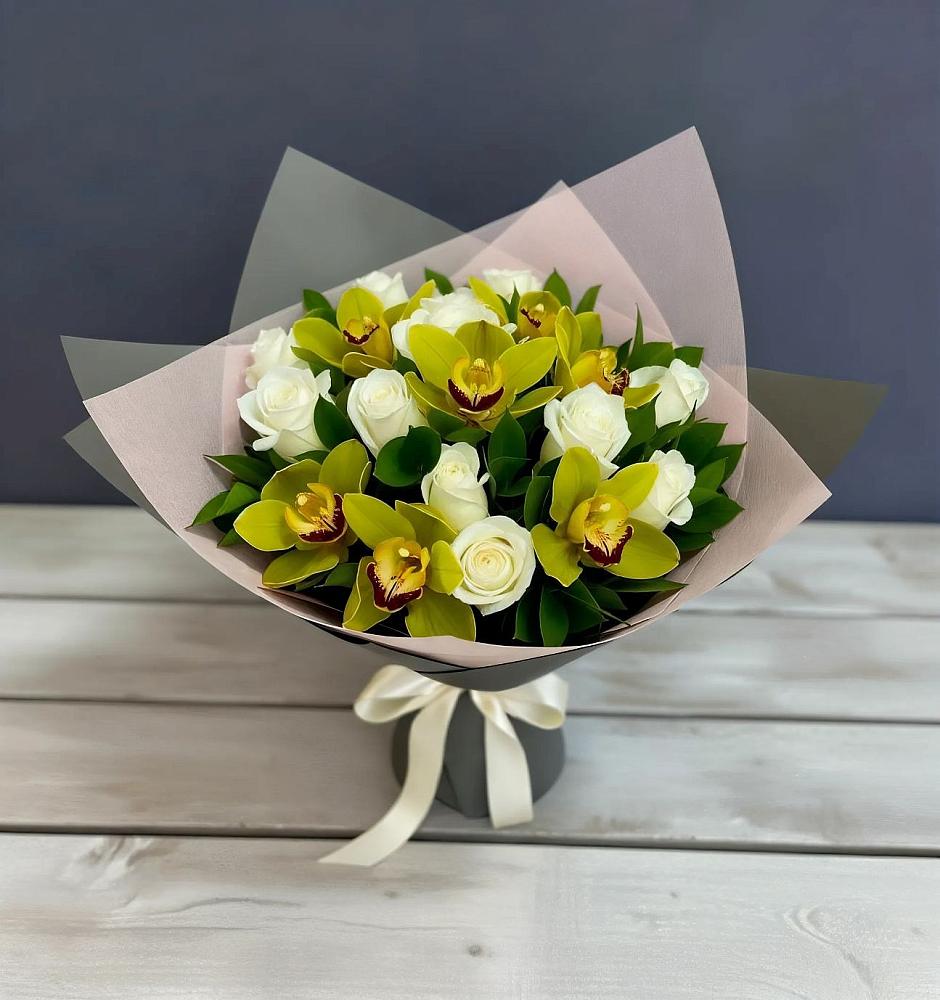 Букет цветов из: Орхидеи и Розы в Гае