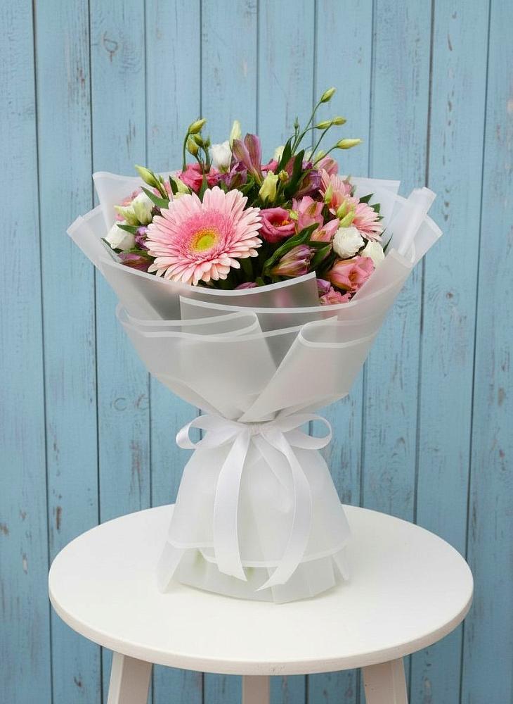 Букет цветов из: Герберы, Альстромерии и Лизиантусы в Гае