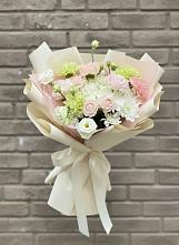 Букет цветов из:  Гвоздики, Розы, Лизиантусы и Хризантемы #REPLACE_PRED# Гае