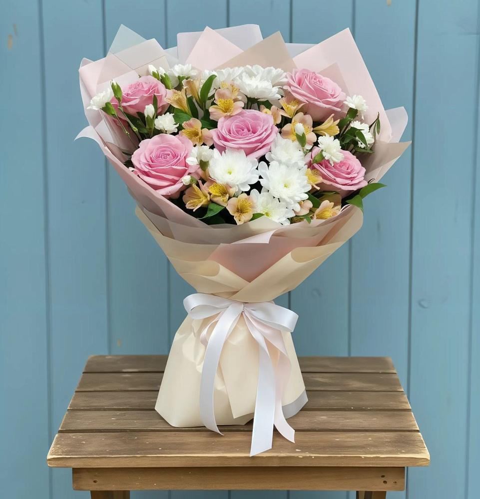 Букет цветов из: Гвоздики, Орхидеи и Розы в Гае