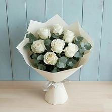 Букет Белые розы в Эвкалипте в Гае