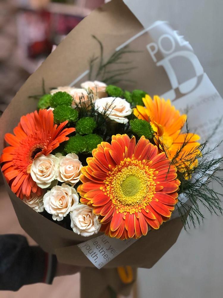 Букет цветов из: Герберы, Хризантемы и Розы в Гае
