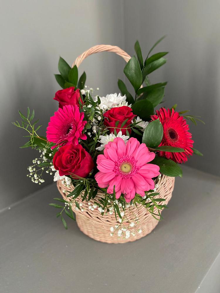 Цветочная композиция из Розы, Хризантемы и Герберы в корзине в Гае