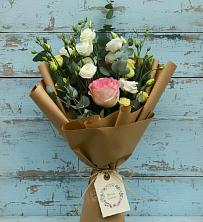 Букет цветов из:  Розы и Лизиантусы в Гае