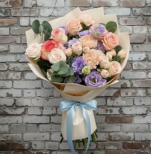 Букет цветов из:  Розы, Лизиантусы и Гвоздики в Гае