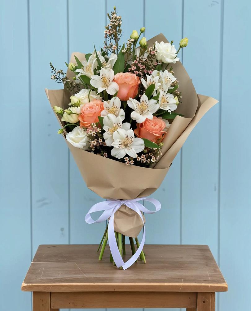 Букет цветов из: Альстромерии, Лизиантусы, Розы и Хризантемы в Гае