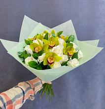 Букет цветов из:  Орхидеи и Розы в Гае
