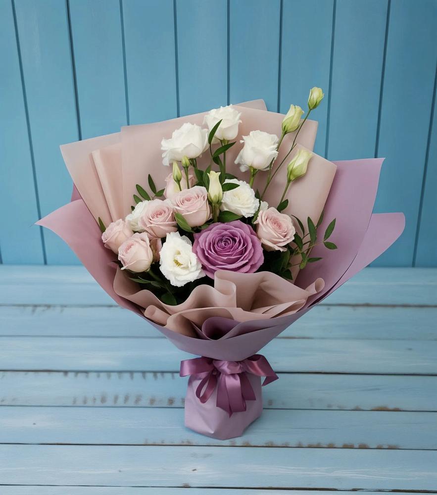 Букет цветов из: Розы и Лизиантусы в Гае